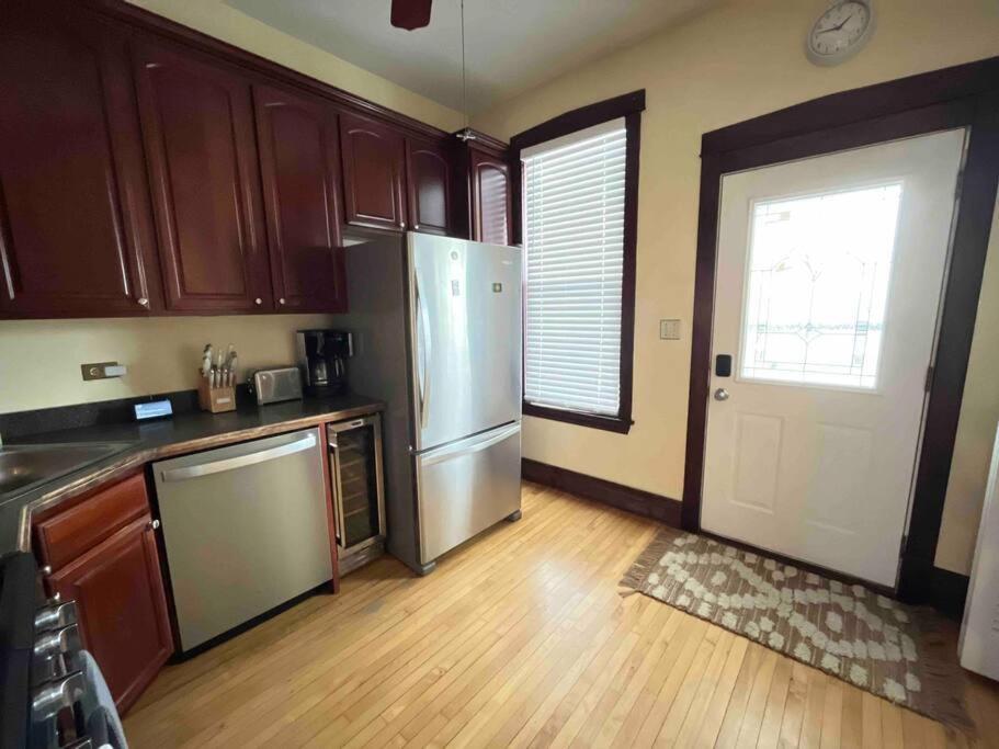 Apartment 2br 1ba Irving Park Updated Vintage Unit 2-flat *