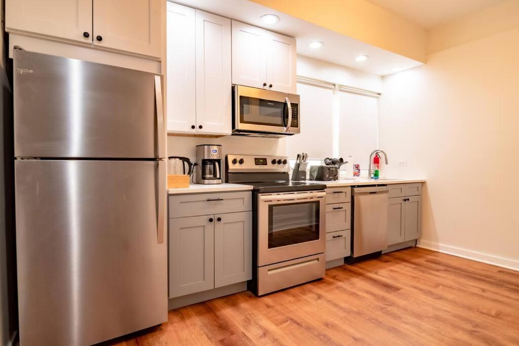 French Design Luxurious Downtown 3br Sleeps 8 Guests