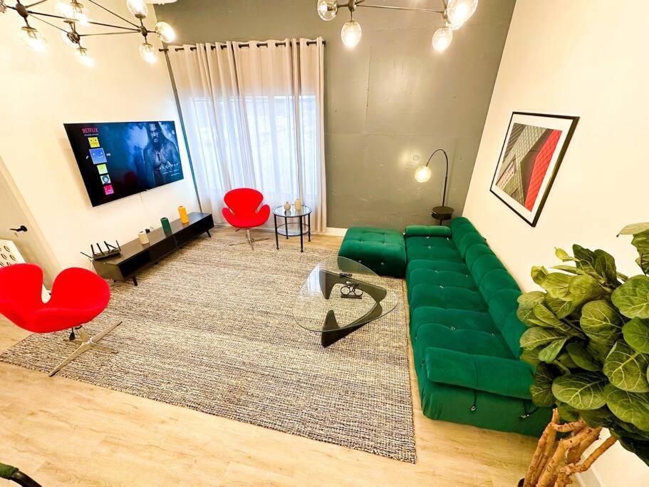 Spacious 5br Luxury Perfect For Groups With Gym Access And Optional Parking Near Mccormick Place, Grant Park And Soldier Field Apartment