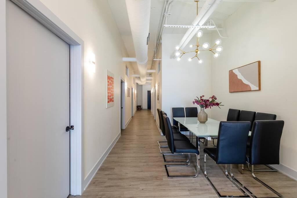Spacious 5br Luxury Perfect For Groups With Gym Access And Optional Parking Near Mccormick Place, Grant Park And Soldier Field Apartment *