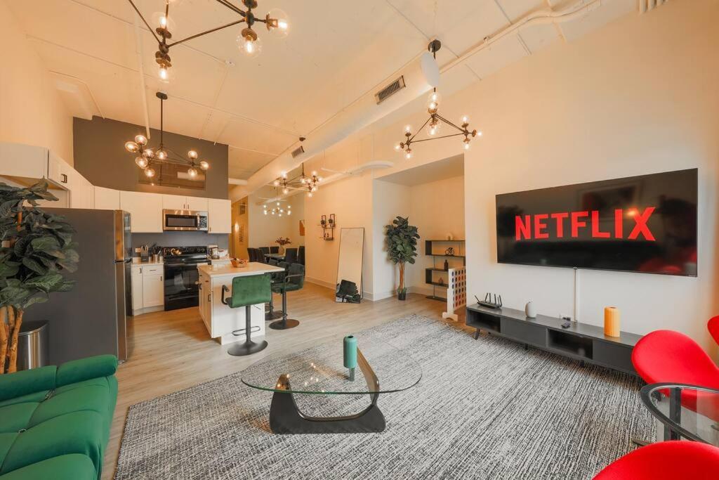 Spacious 5br Luxury Perfect For Groups With Gym Access And Optional Parking Near Mccormick Place, Grant Park And Soldier Field Apartment Chicago