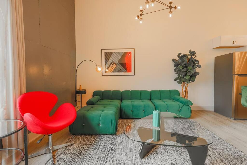 Spacious 5br Luxury Perfect For Groups With Gym Access And Optional Parking Near Mccormick Place, Grant Park And Soldier Field *