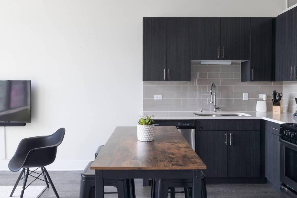 Modern 2br In South Loop With Optional Parking & Gym Access Near Museum Campus & Grant Park * Chicago