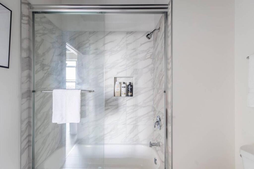 Modern 2br In South Loop With Optional Parking & Gym Access Near Museum Campus & Grant Park Apartment Chicago
