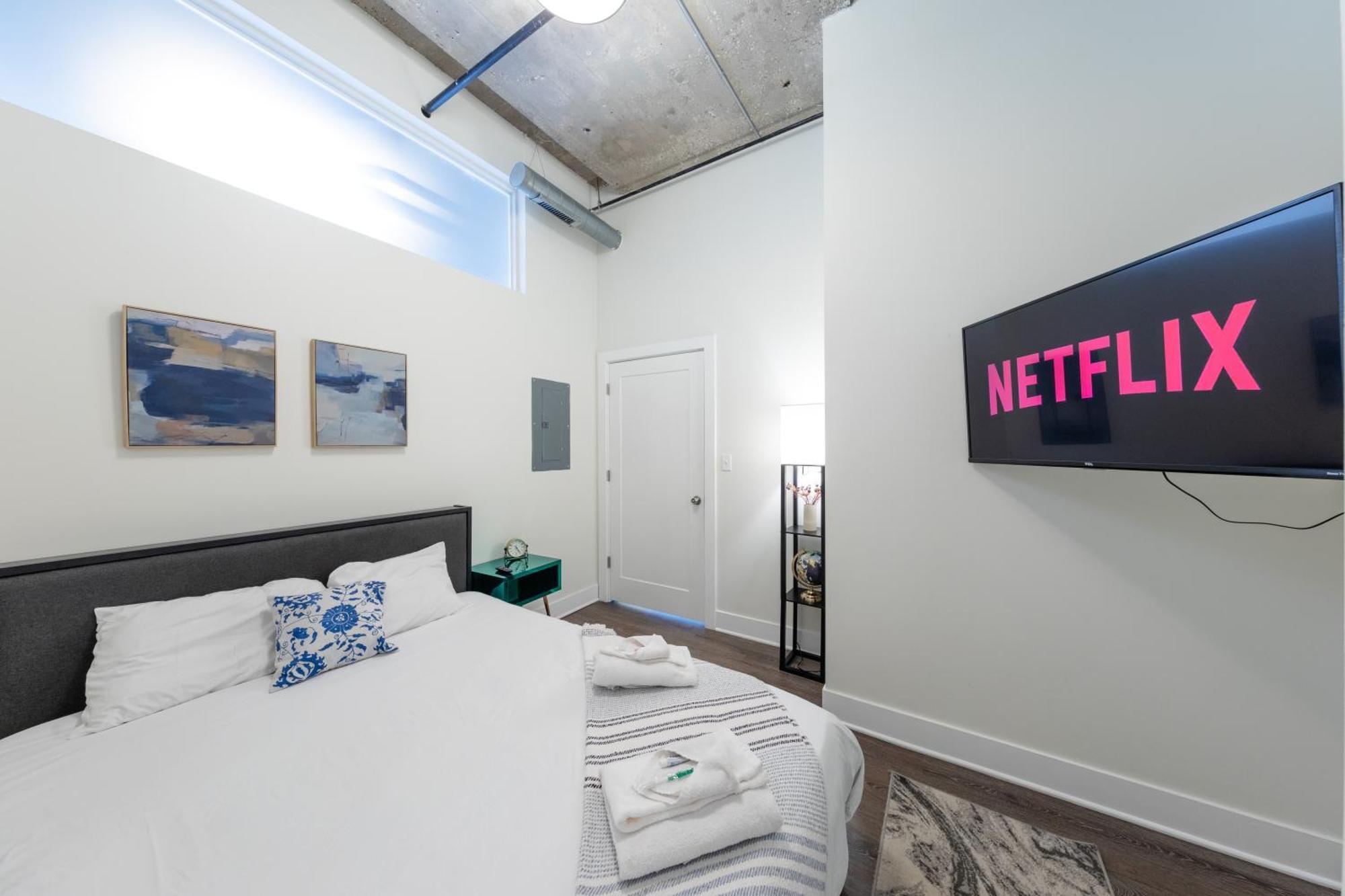 Mccormick Place 2br With Patio, Skyline View And Optional Parking Sleeps 6 Near Soldier Field And Grant Park * Chicago