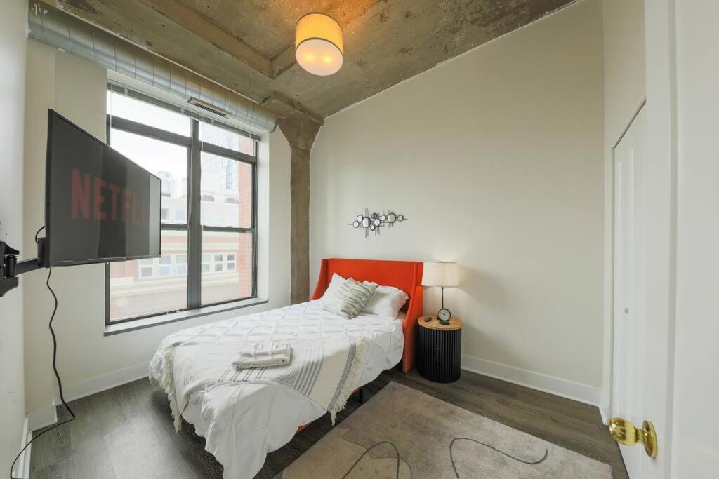 Apartment Cozy 2br With Optional Parking And Gym Access Near Field Museum, Lakefront & Mccormick Place *
