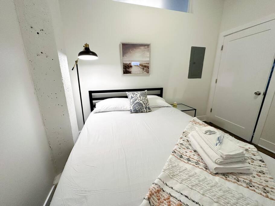 2br Retreat With Optional Parking And Gym Access Near Mccormick Place And Soldier Field Apartment