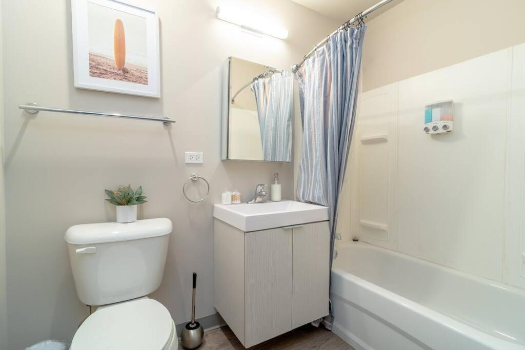 Apartment Bright 2br With Gym And Optional Parking Near Soldier Field, Museum Campus, Mccormick Place *