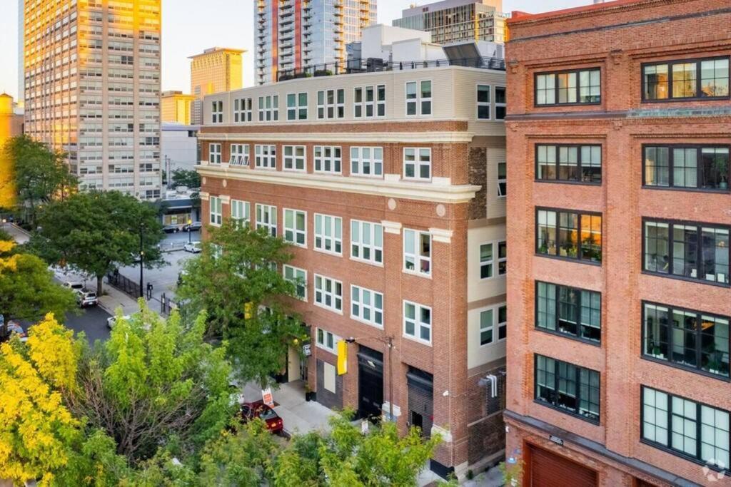 Apartment Bright 2br With Gym And Optional Parking Near Soldier Field, Museum Campus, Mccormick Place