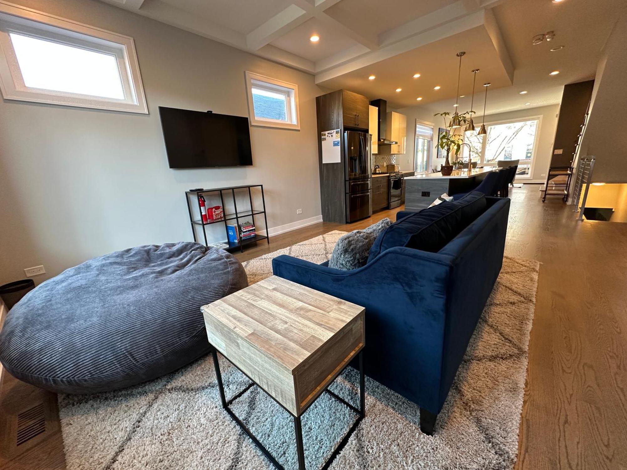 Modern Sfh Near Mccormick Place & Soldier Field