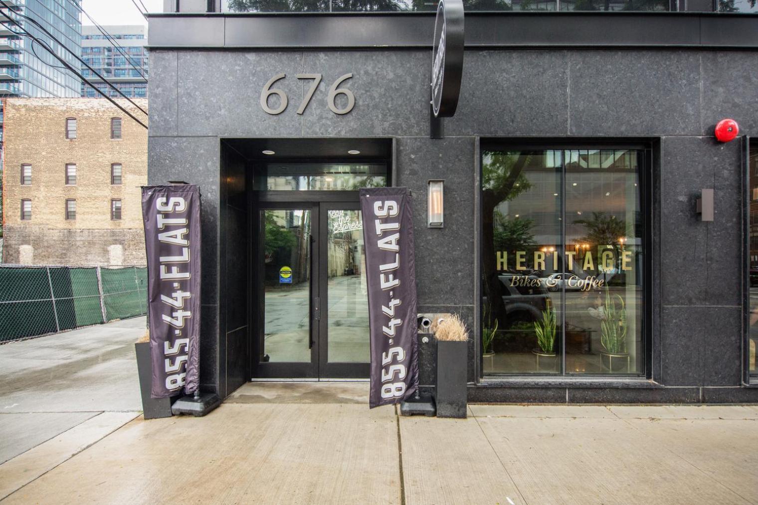 Apartment River North 1br W Gym Lounge Roof Nr Riverwalk Chi-891 Chicago
