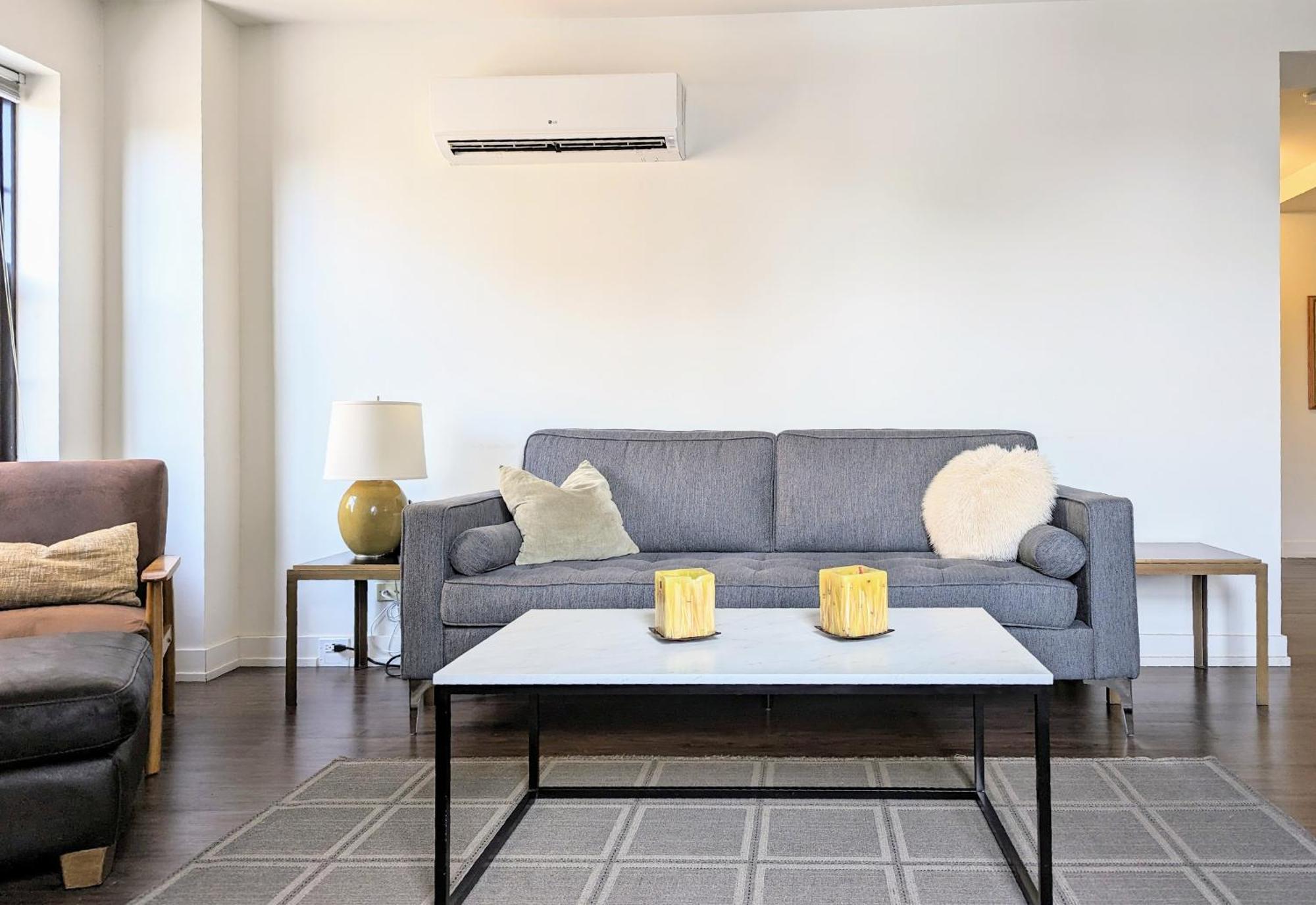 Apartment Uptown Gem *