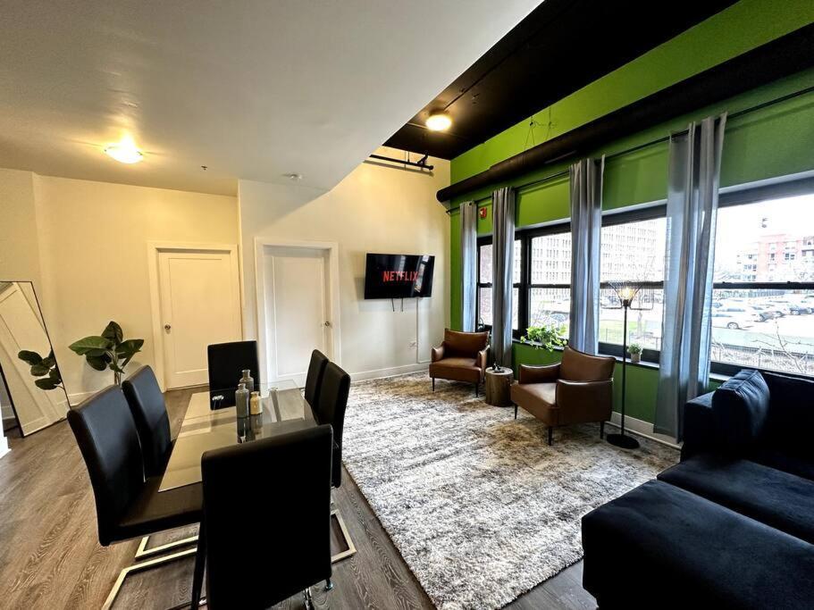 Apartment Mccormick 3br/2ba Family Oasis For Up To 8 Guests With Optional Parking And Gym Access *