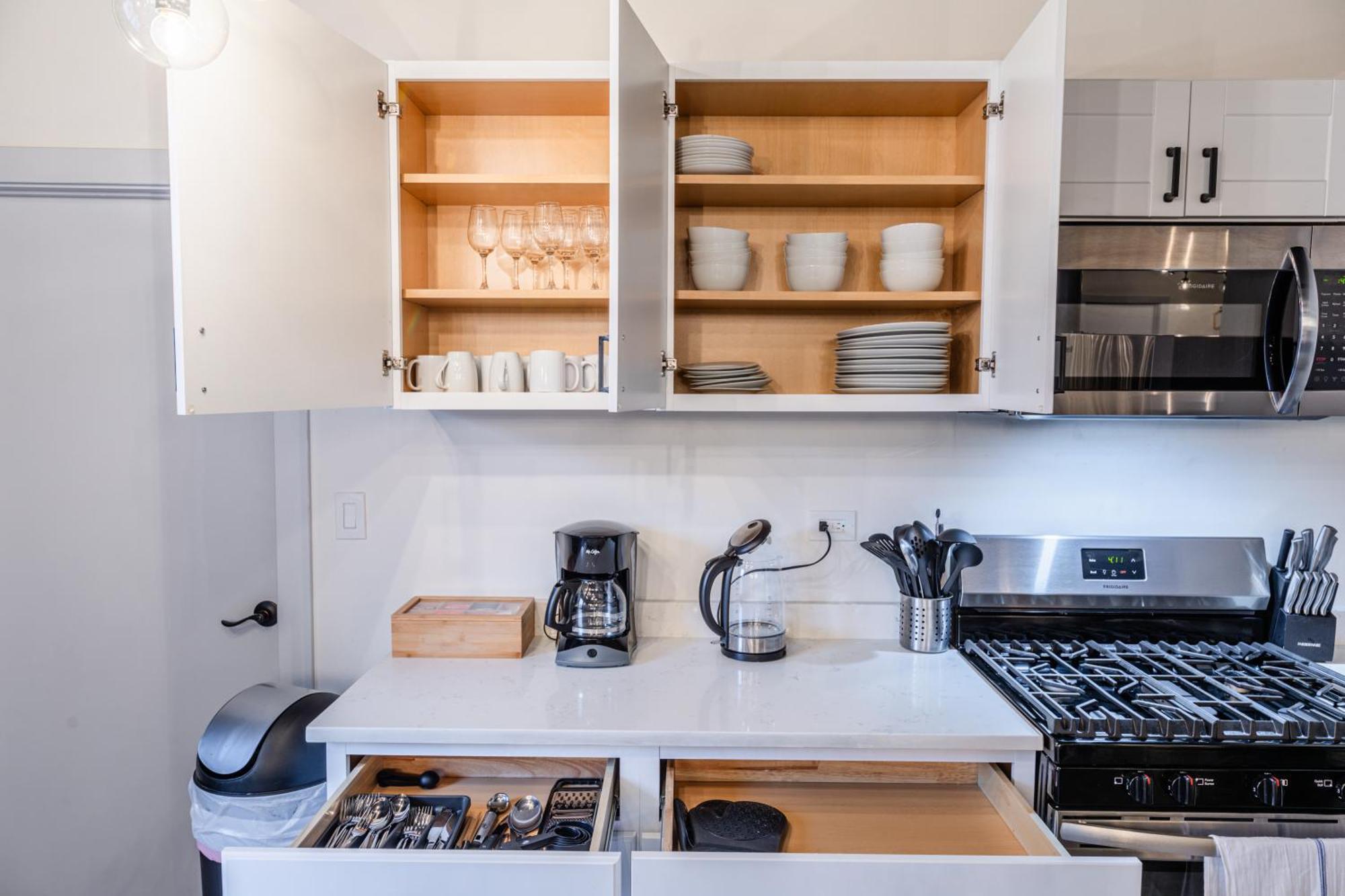 Apartment Luxury 5br Retreat Perfect For Groups With Pool Table & Optional Parking Near Mccormick Place And Soldier Field *