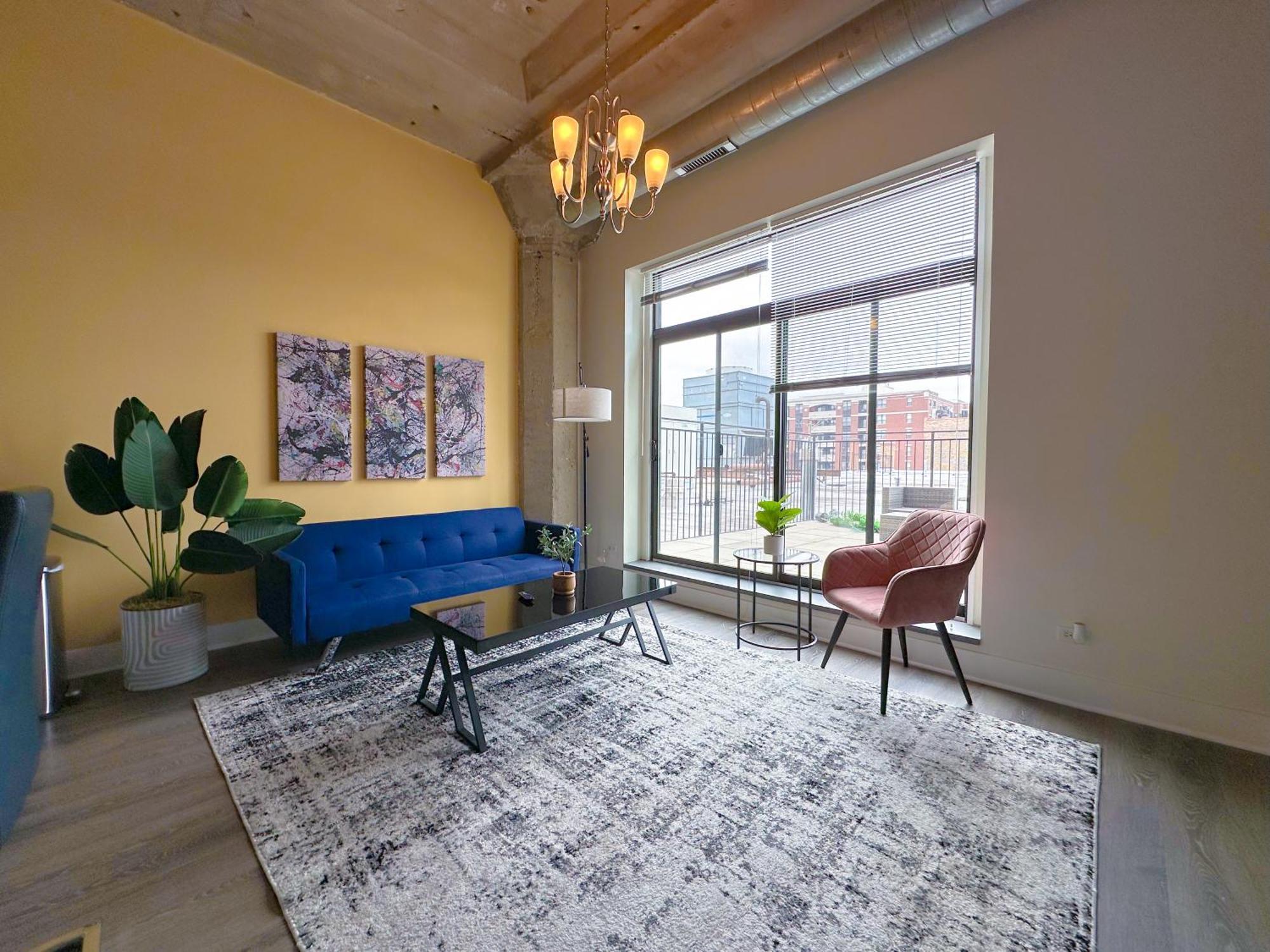 Apartment Mccormick Place 2br With Patio, Skyline View And Optional Parking Sleeps 6 Near Soldier Field And Grant Park Chicago