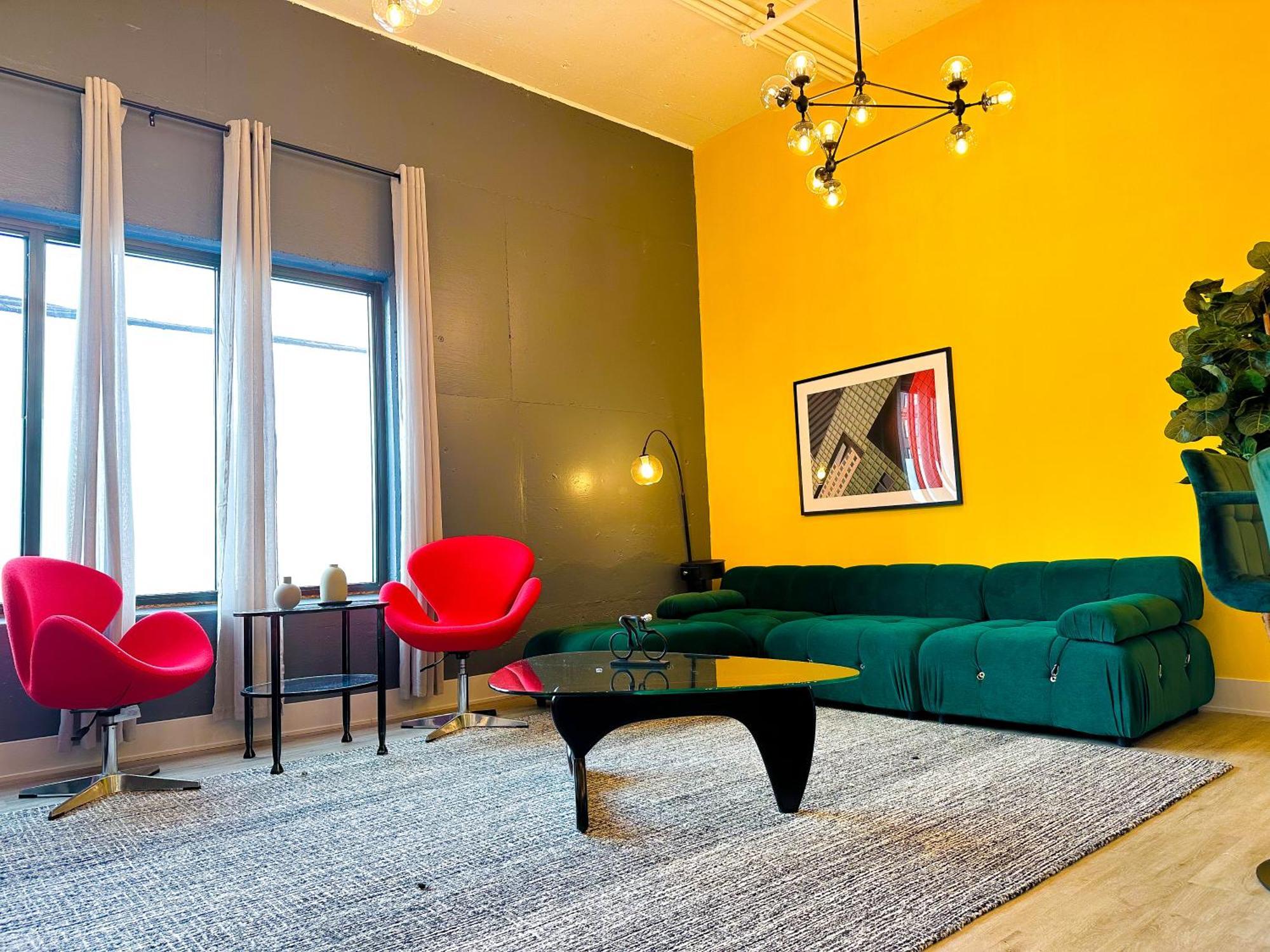 Spacious 5br Luxury Perfect For Groups With Gym Access And Optional Parking Near Mccormick Place, Grant Park And Soldier Field *
