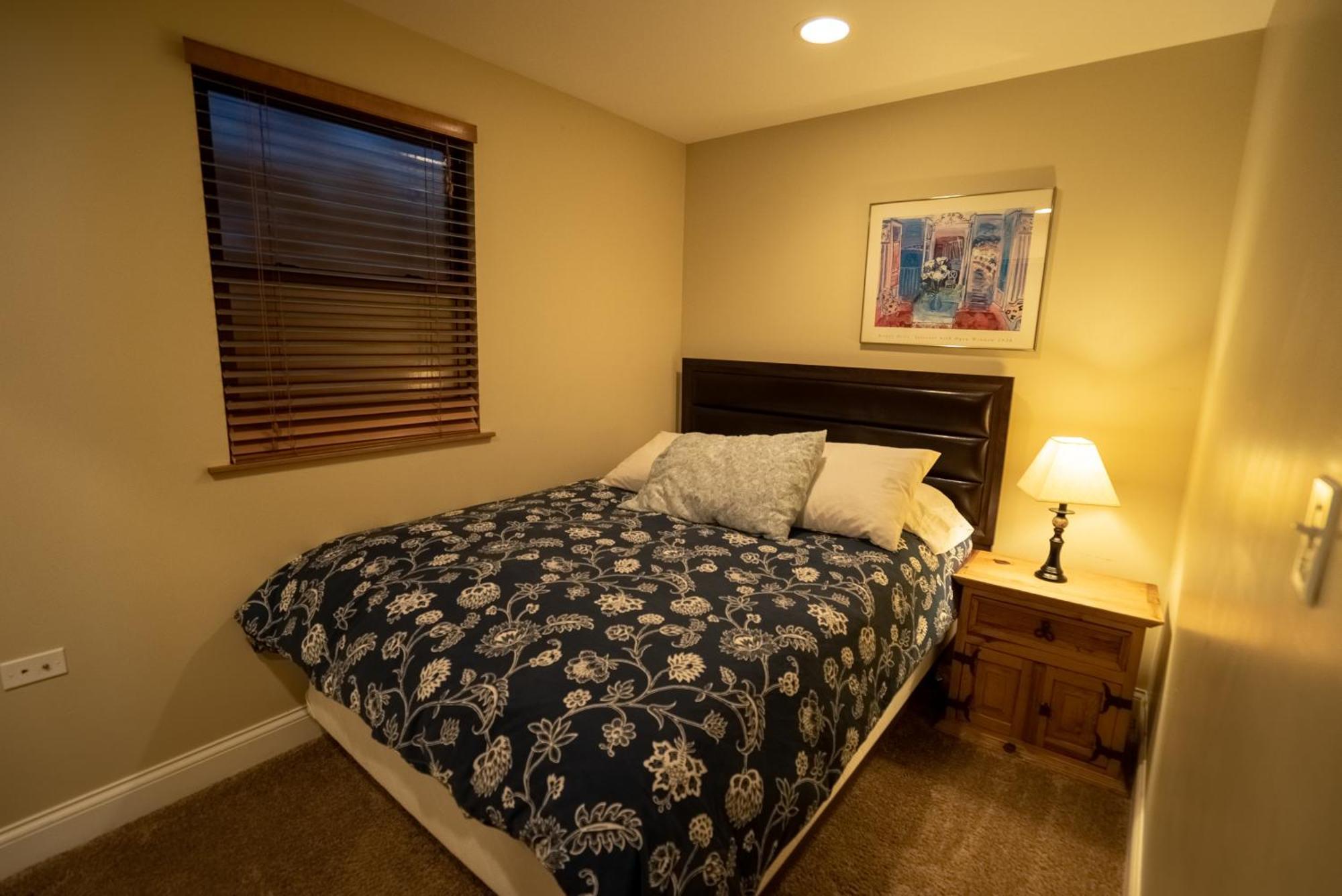 Roscoe Village Apartment Chicago
