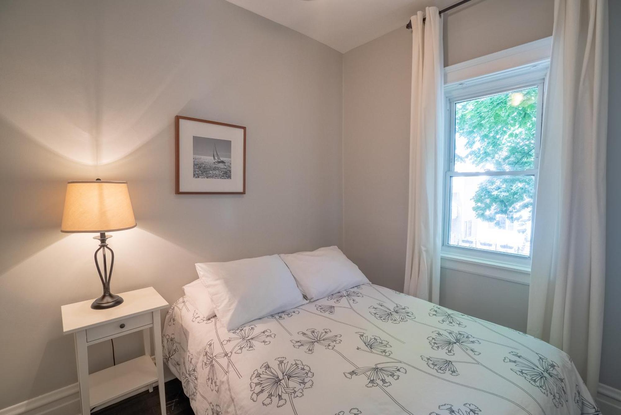 Roscoe Village Apartment Chicago
