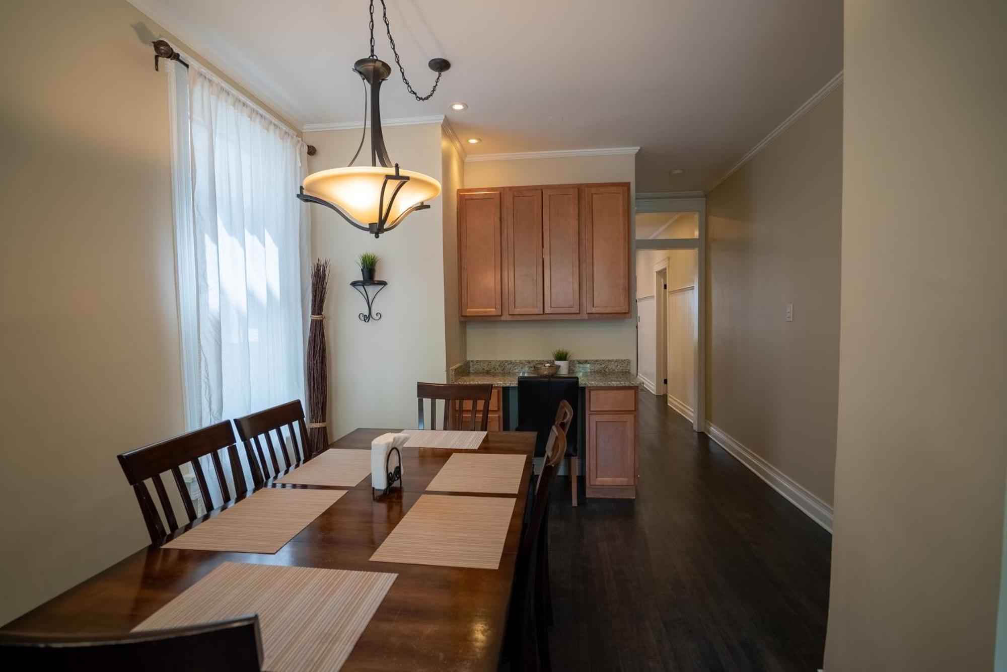 Apartment Roscoe Village Chicago