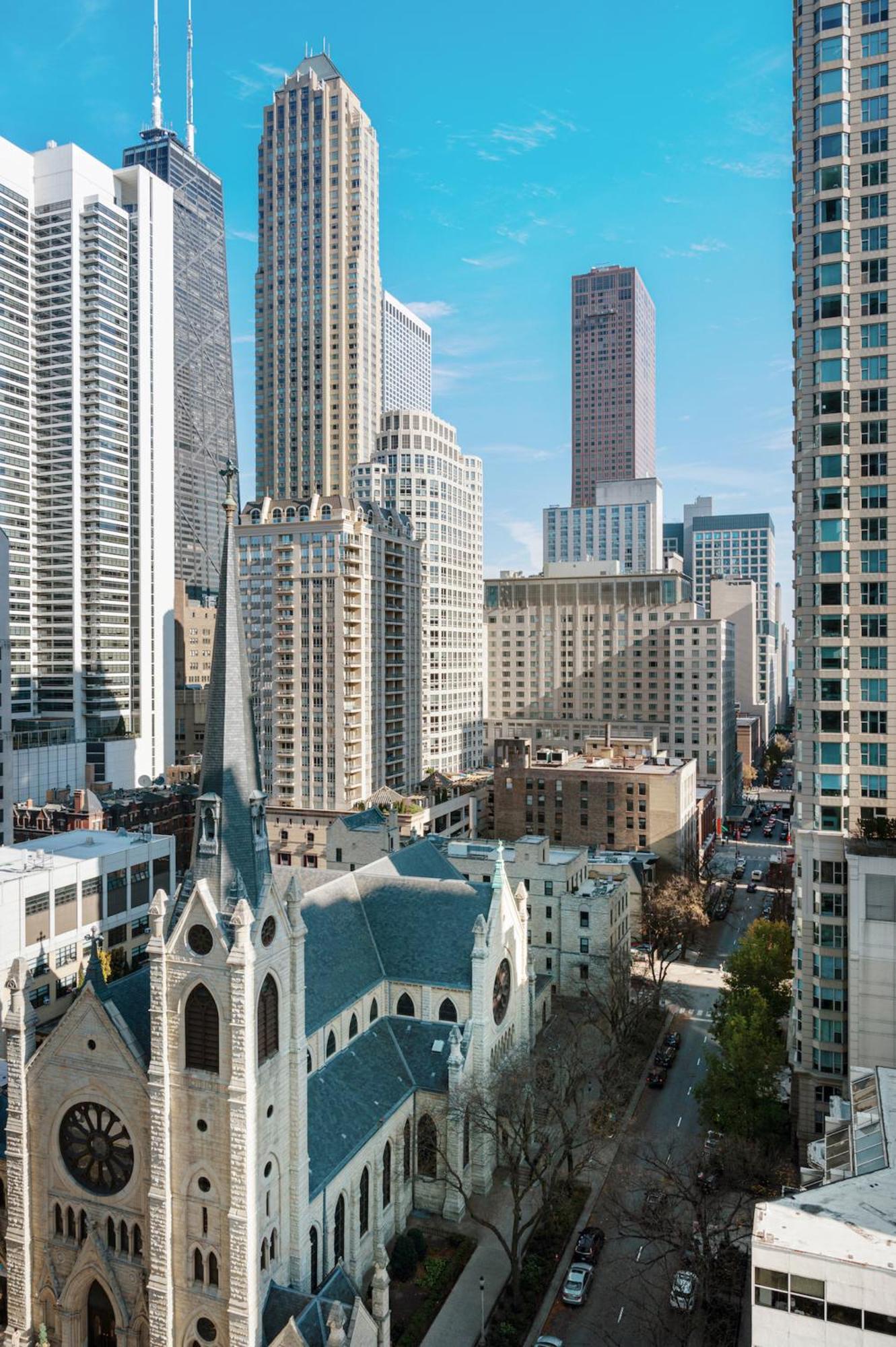 Kasa Magnificent Mile Hotel