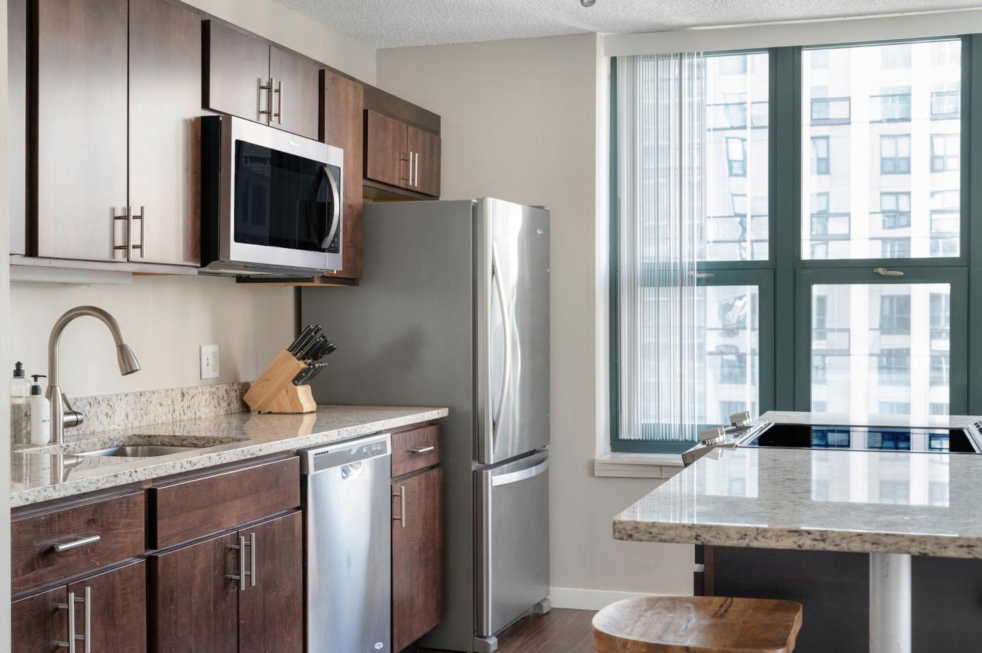 Kasa Magnificent Mile Hotel 4*