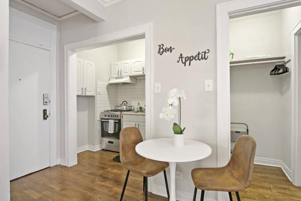 Apartment Comfortable Minimalist - Dorchester 203