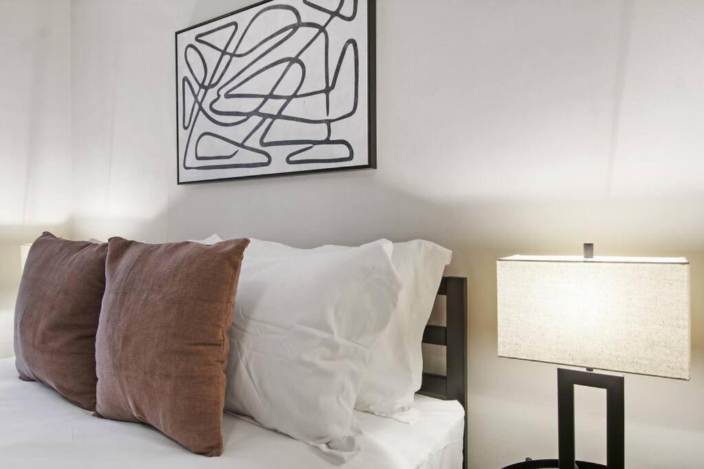 Apartment Comfortable Minimalist - Dorchester 203 *