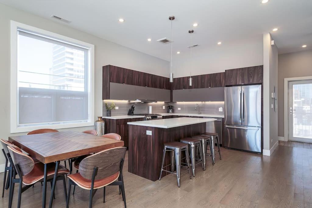Apartment Breathtaking Chi Unit In River North With Rooftop Deck - Penthouse A - Sleeps 11