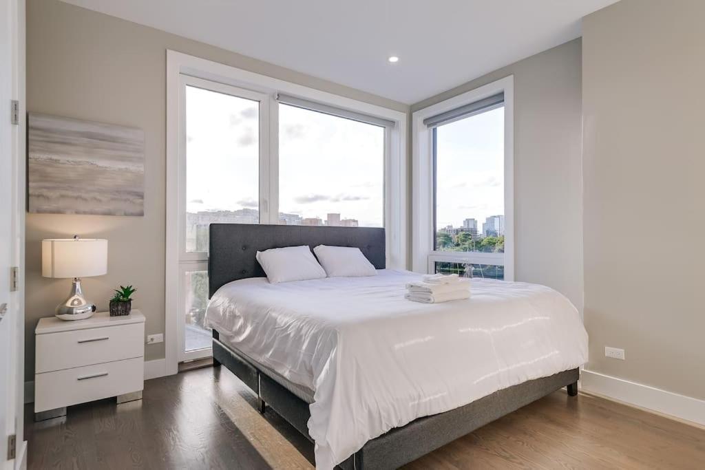 Breathtaking Chi Unit In River North With Rooftop Deck - Penthouse A - Sleeps 11 * Chicago