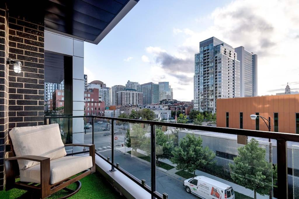 Breathtaking Chi Unit In River North With Rooftop Deck - Penthouse A - Sleeps 11