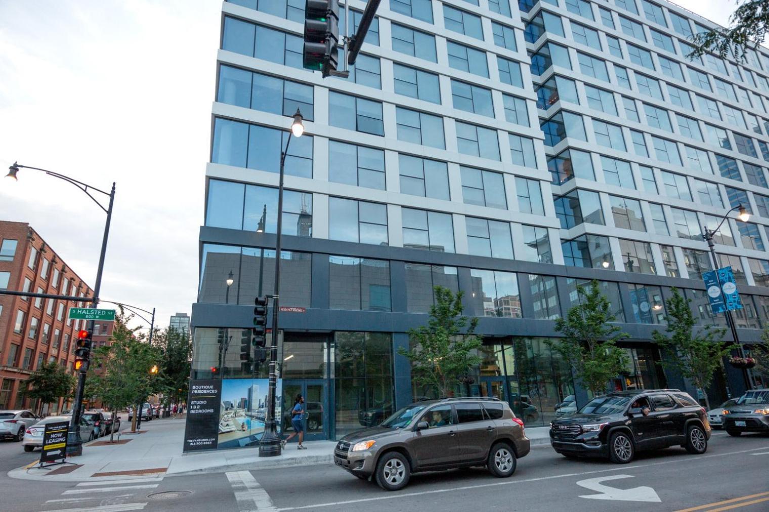 Apartment W Loop 1br W Gym Pool In Heart Of Greektown Chi-531