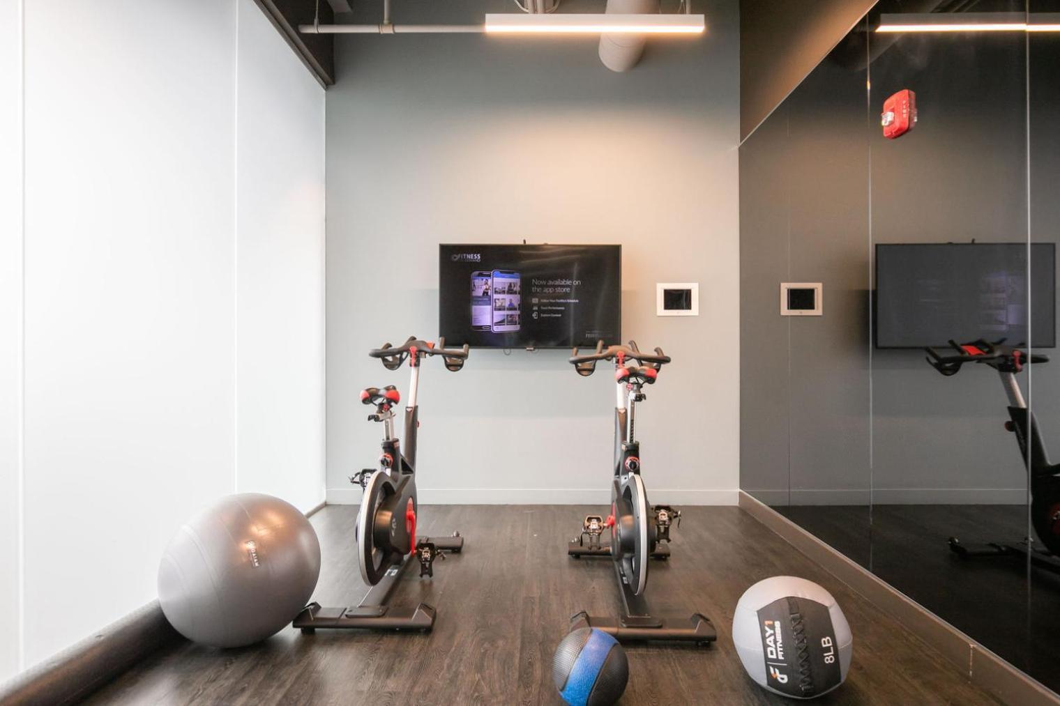 Apartment W Loop 1br W Gym Pool In Heart Of Greektown Chi-531