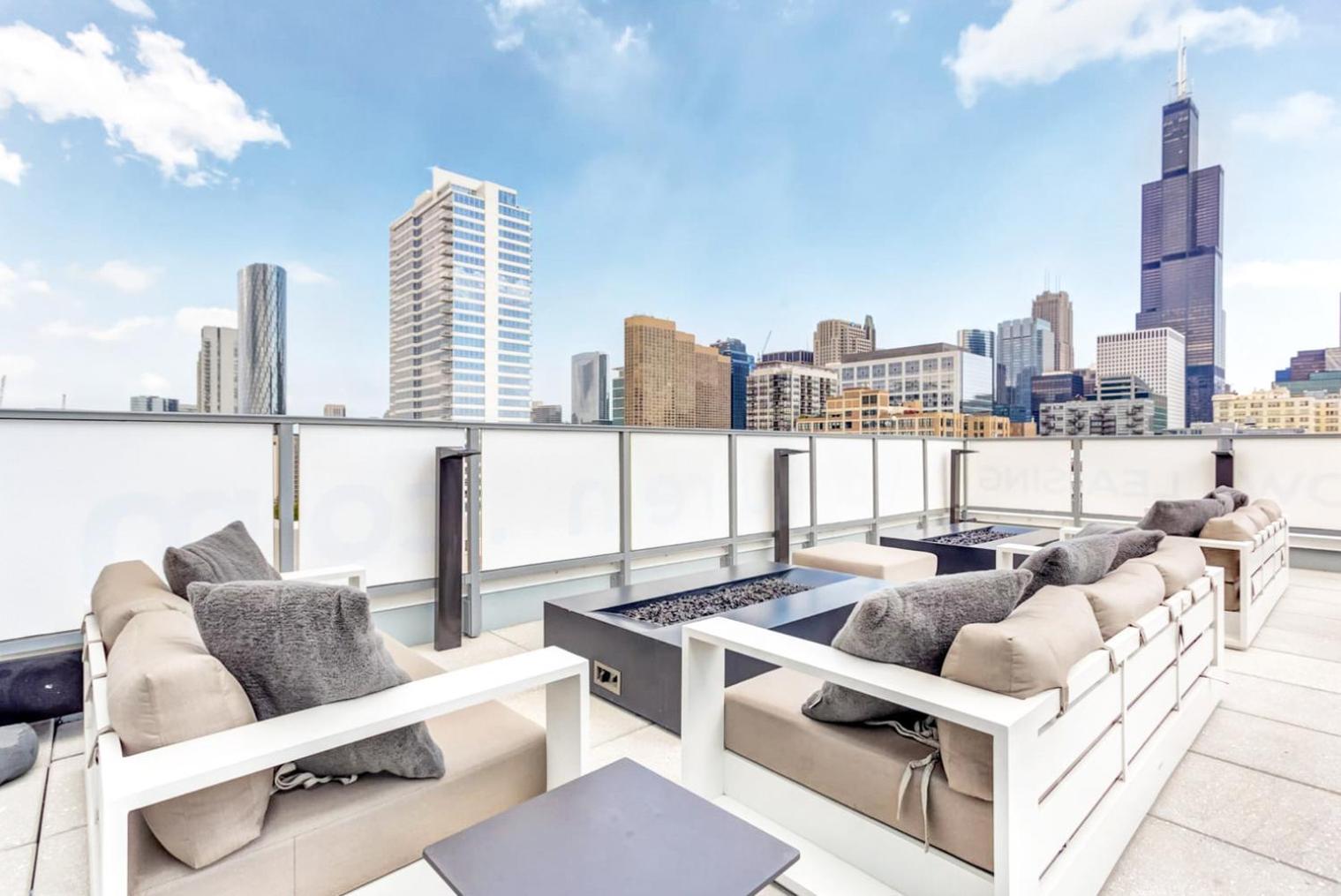 W Loop 1br W Gym Pool In Heart Of Greektown Chi-531 Apartment Chicago