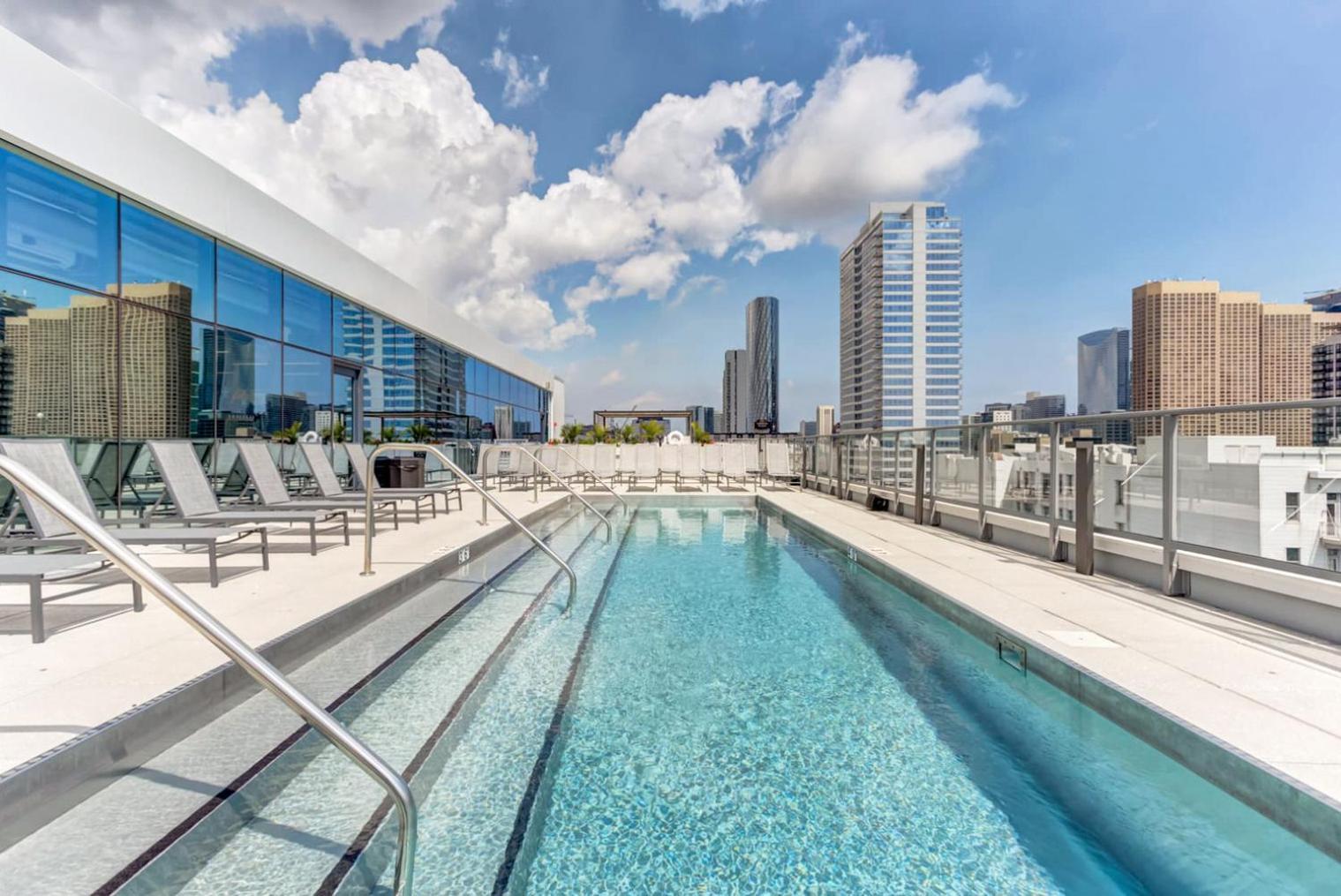 W Loop 1br W Gym Pool In Heart Of Greektown Chi-531 *