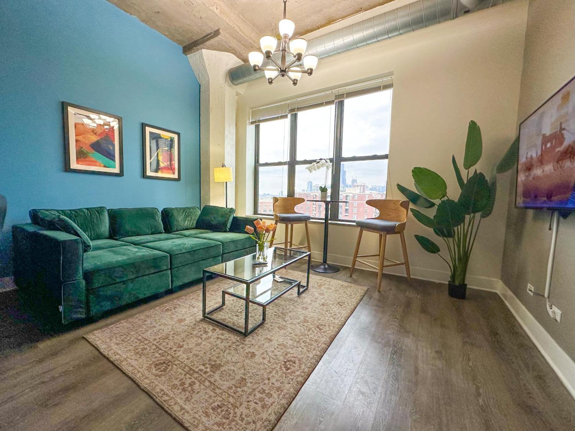 Skyline 2br In South Loop With Optional Parking & Gym Access Near Museum Campus And Mccormick Place Apartment