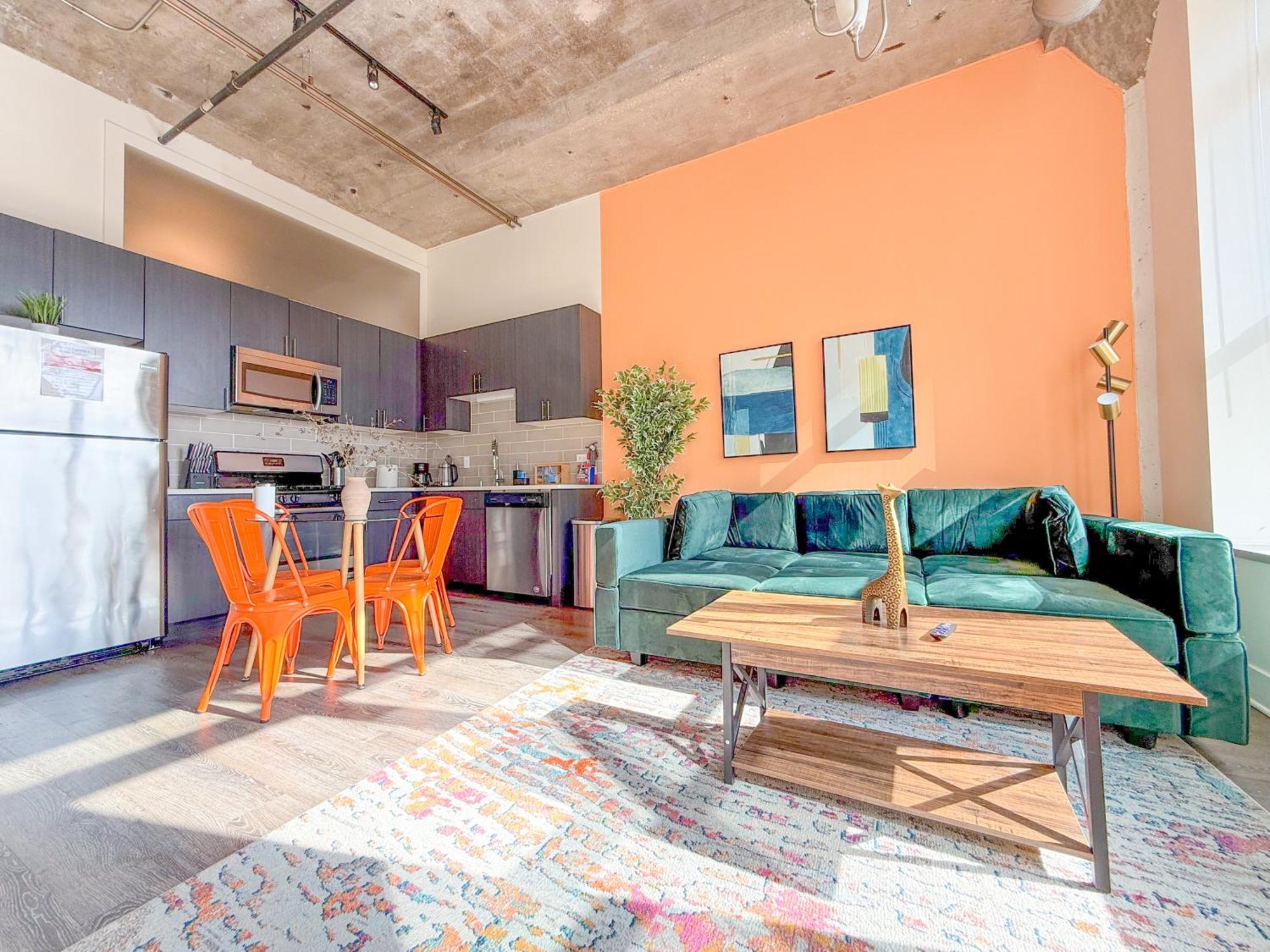 2br Retreat With Optional Parking And Gym Access Near Mccormick Place And Soldier Field Chicago