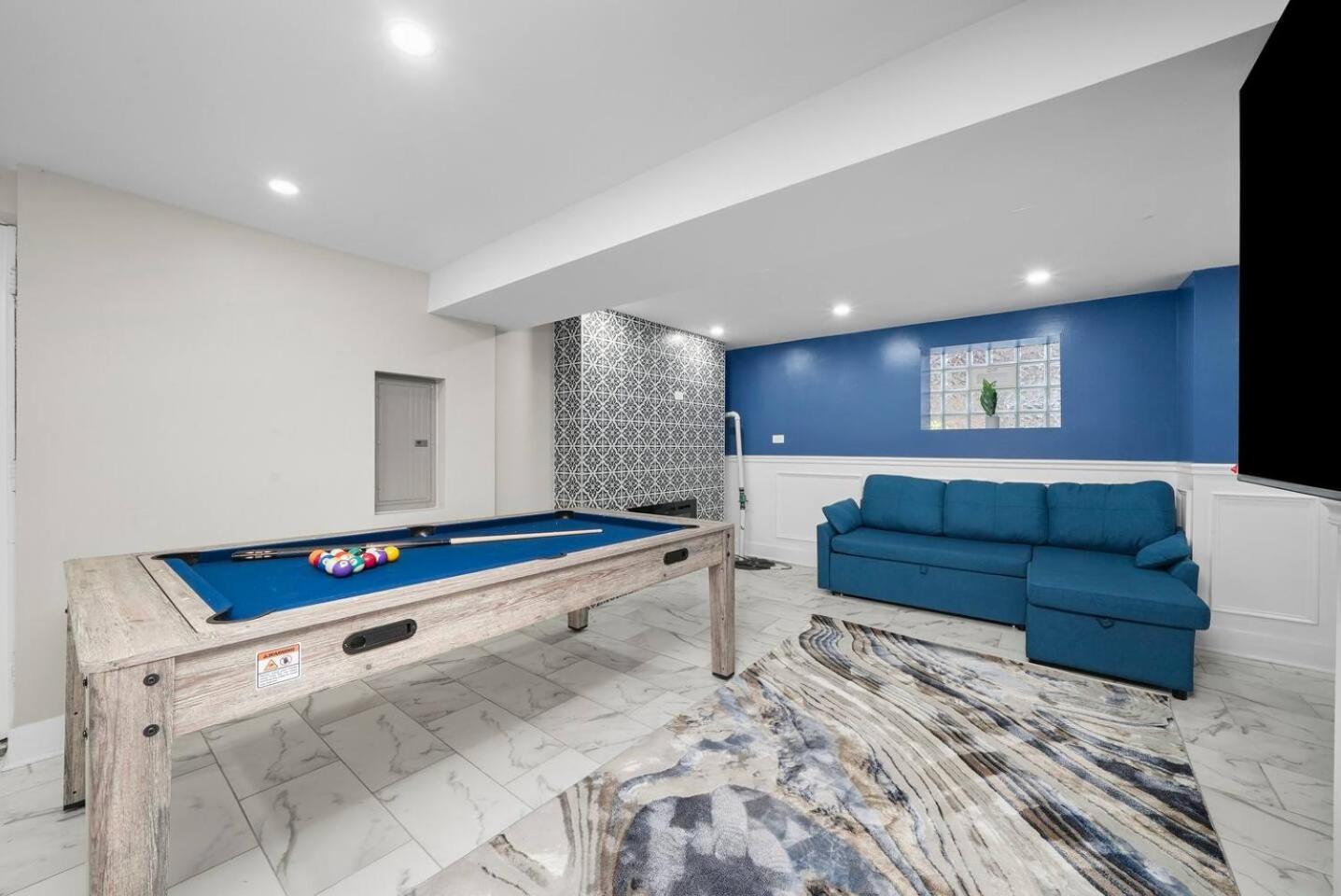 Holiday home Gorgeous 5 Bedroom Gem With Games