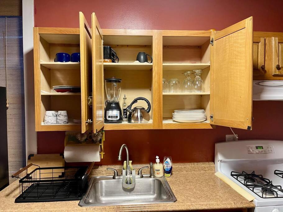 Apartment Cozy, Spacious Self-checkin In I Car Available