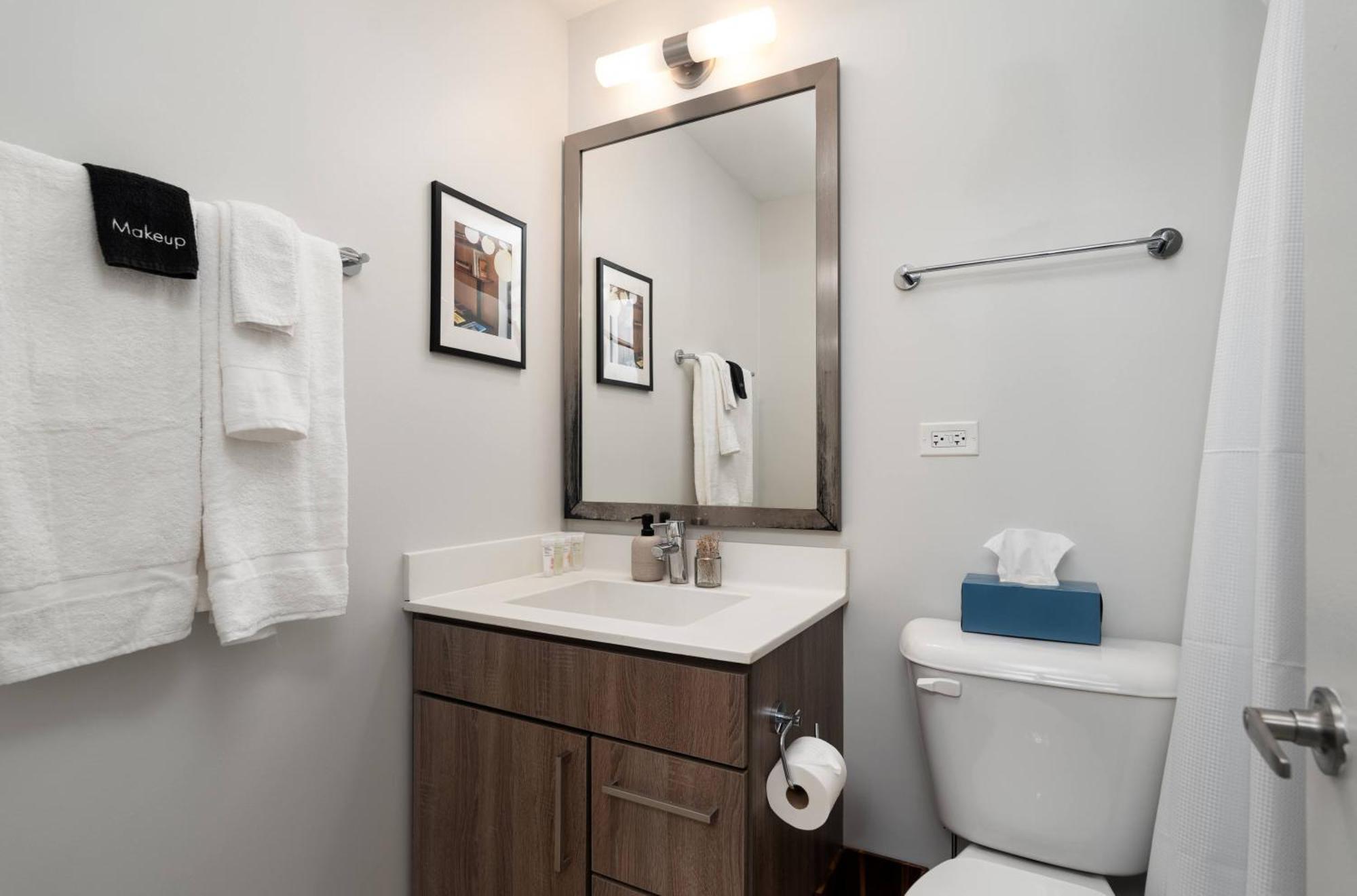 Medical District 1br With Pool And Gym Chi30 * Chicago