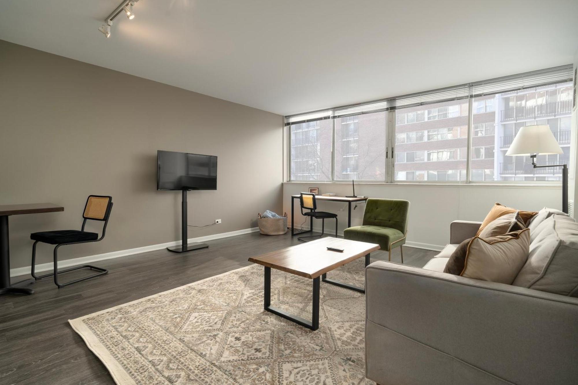 Medical District 1br With Pool And Gym Chi30 Apartment Chicago