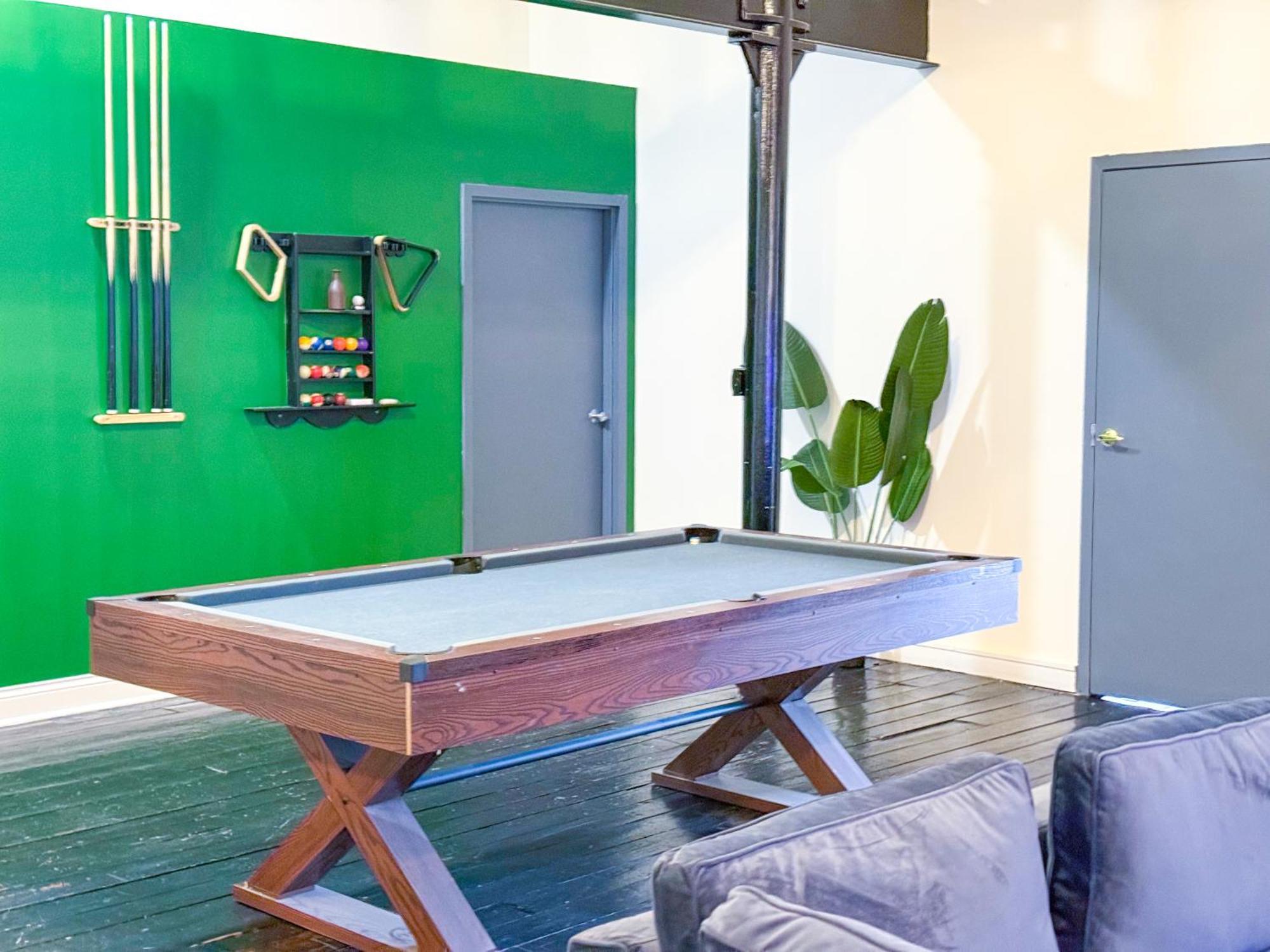 Luxury 5br South Loop With Pool Table And Optional Parking Near Mccormick Place, Field Museum And Soldier Field *