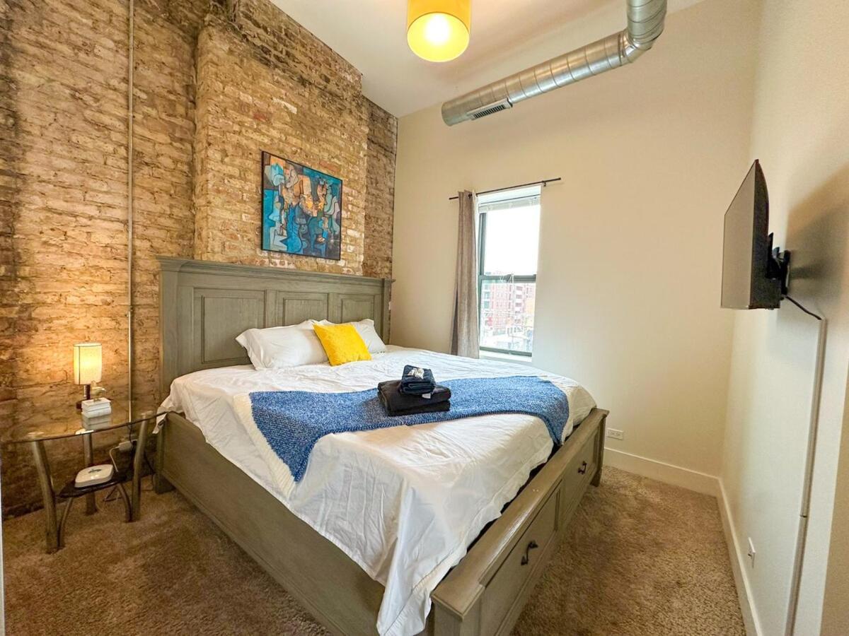 Spacious 3br In South Loop Near Mccormick Place, Soldier Field And Front * Chicago