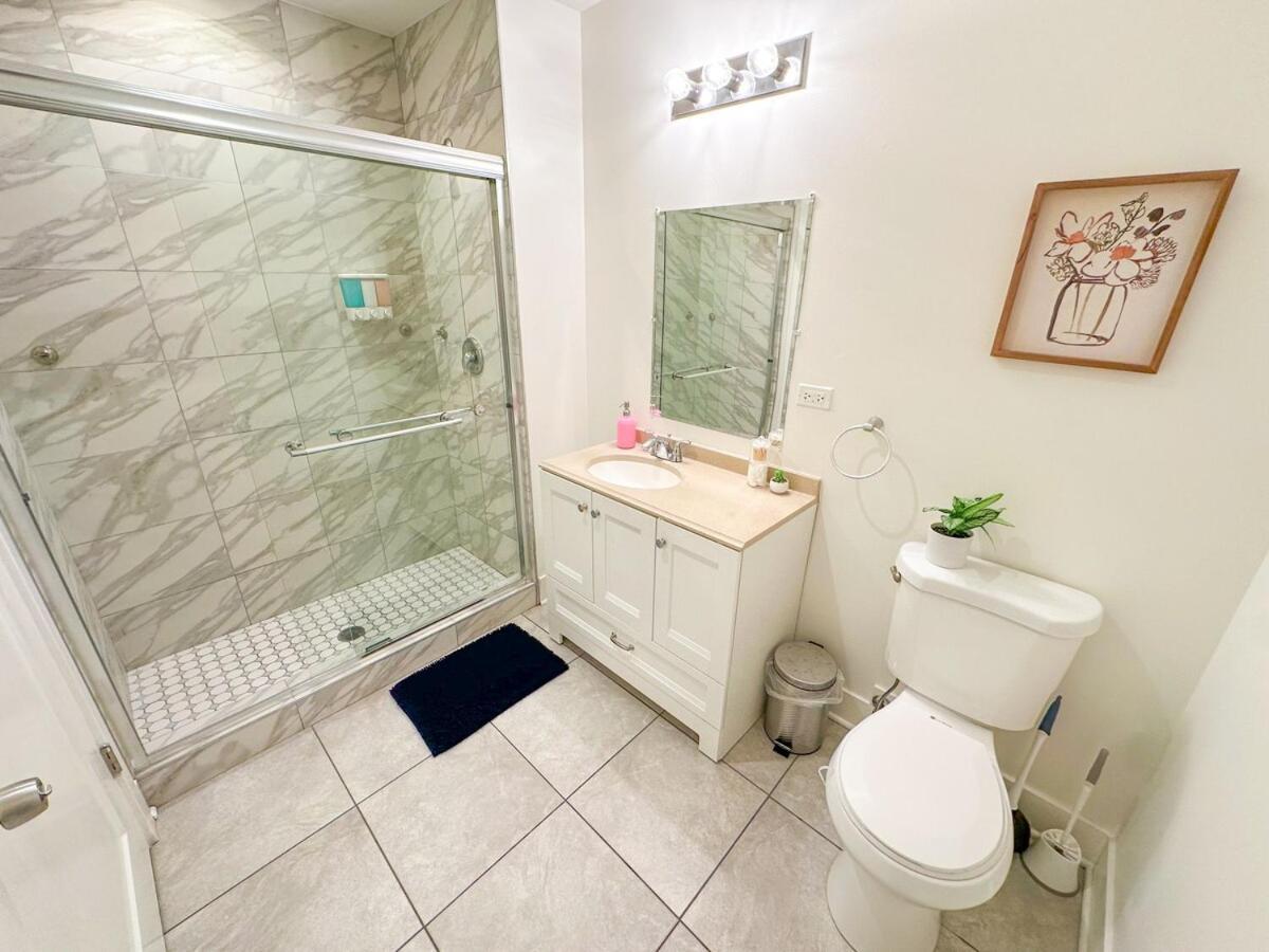 Spacious 3br In South Loop Near Mccormick Place, Soldier Field And Front *