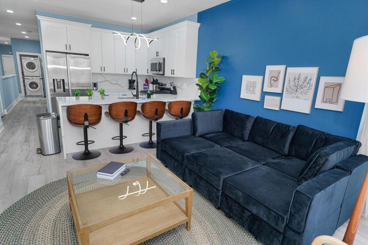 Stylish Cozy 3br Retreat With Free Parking Near Pilsen Art Center, Douglas Park And Of Illinois Apartment *