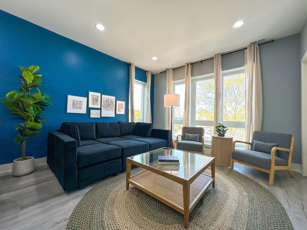 Stylish Cozy 3br Retreat With Free Parking Near Pilsen Art Center, Douglas Park And Of Illinois Apartment *
