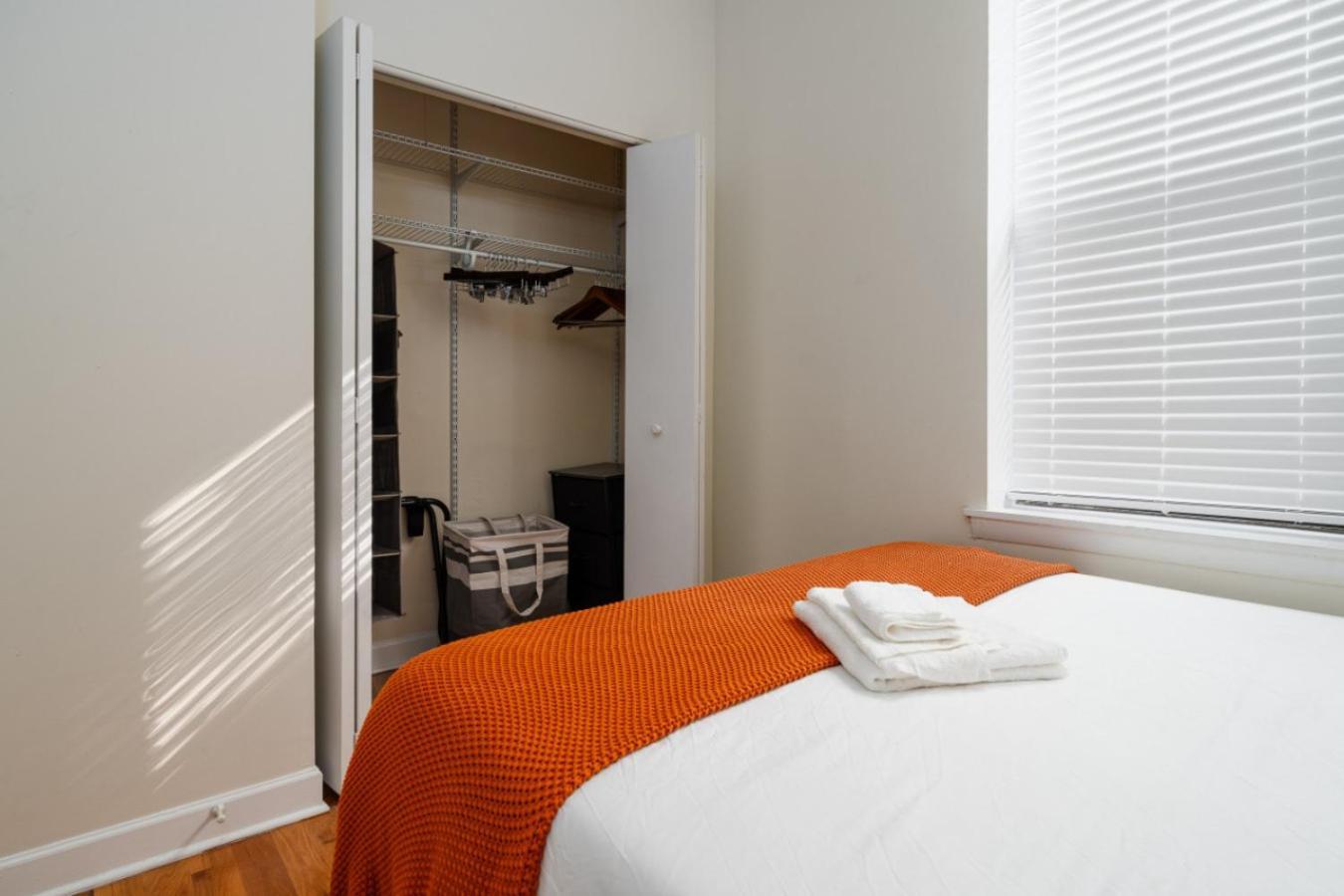 Apartment Charming Renovated Apartment In Ukrainian Village