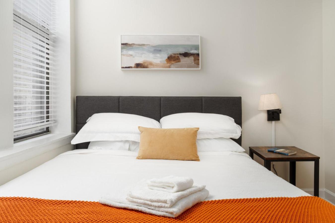 Charming Renovated Apartment In Ukrainian Village *