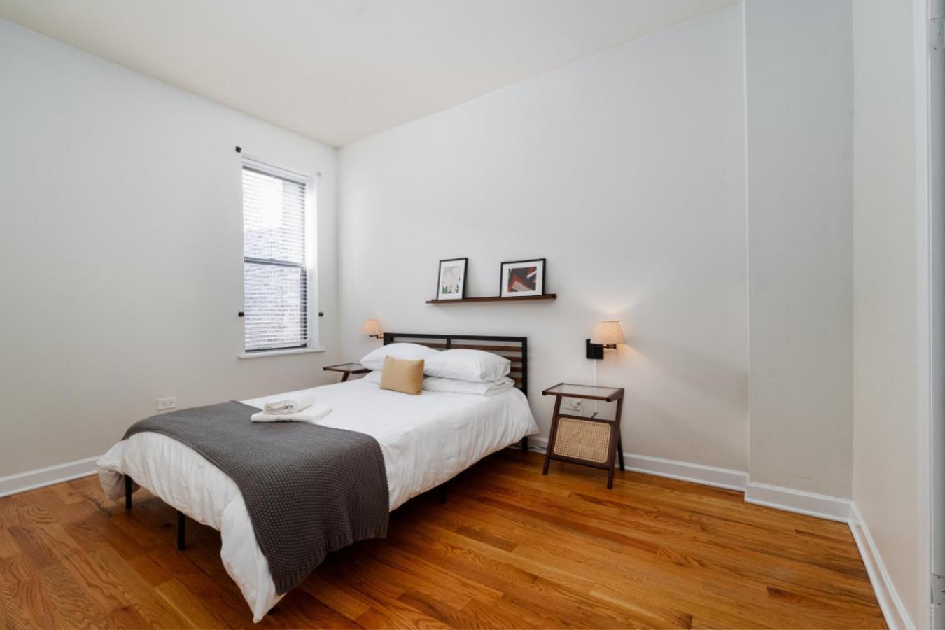 Charming Renovated Apartment In Ukrainian Village Apartment