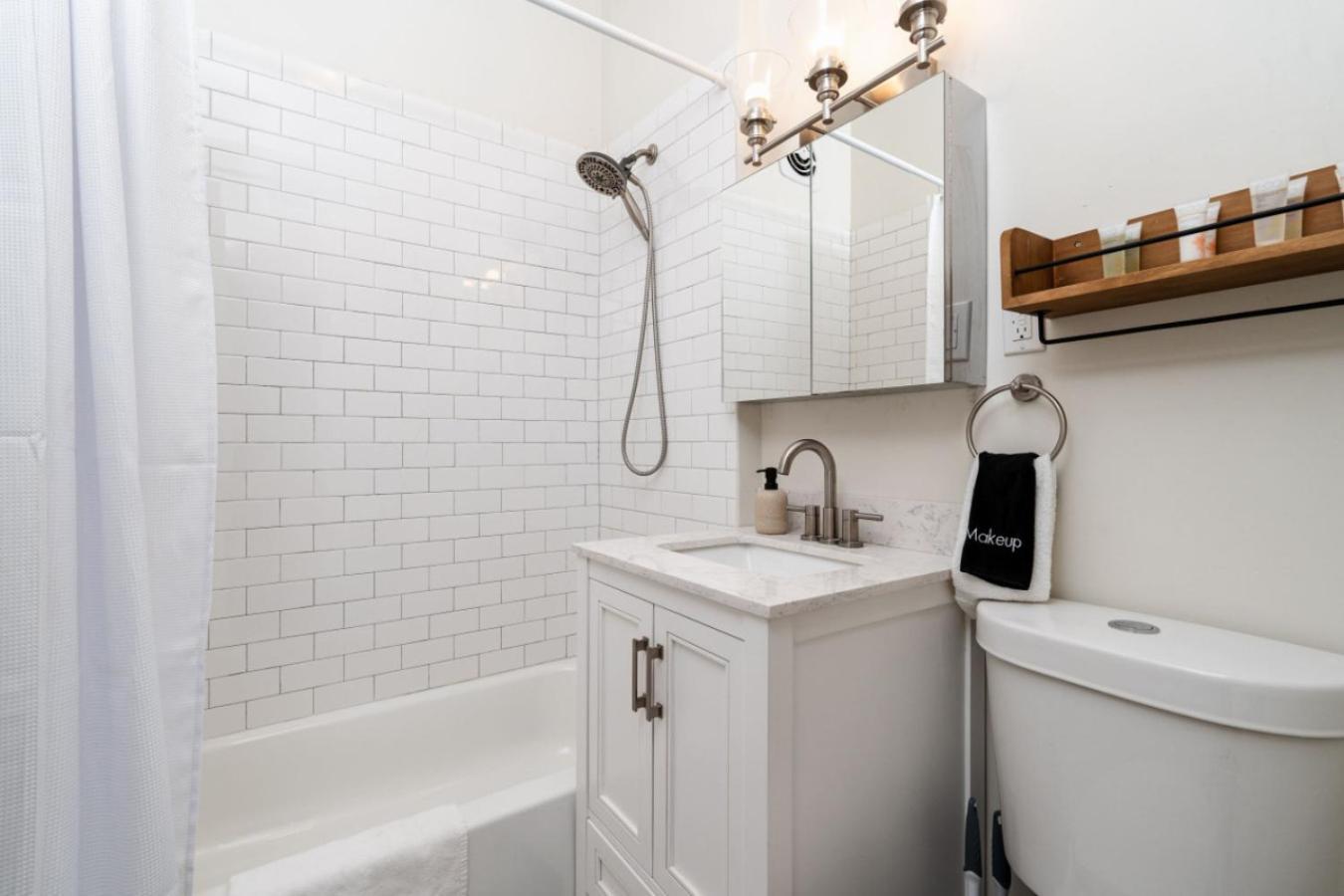 Apartment Charming Renovated Apartment In Ukrainian Village Chicago