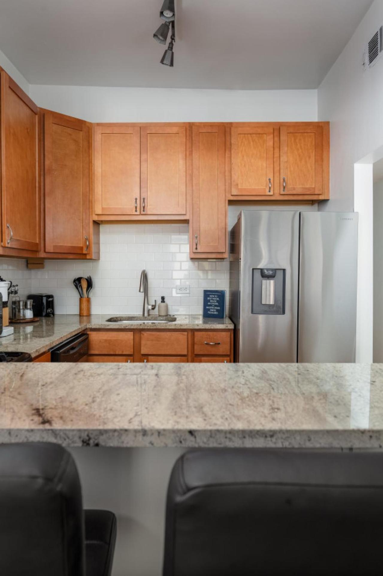 Apartment Charming Renovated Apartment In Ukrainian Village